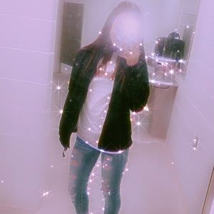 Meet your Posher, Avery